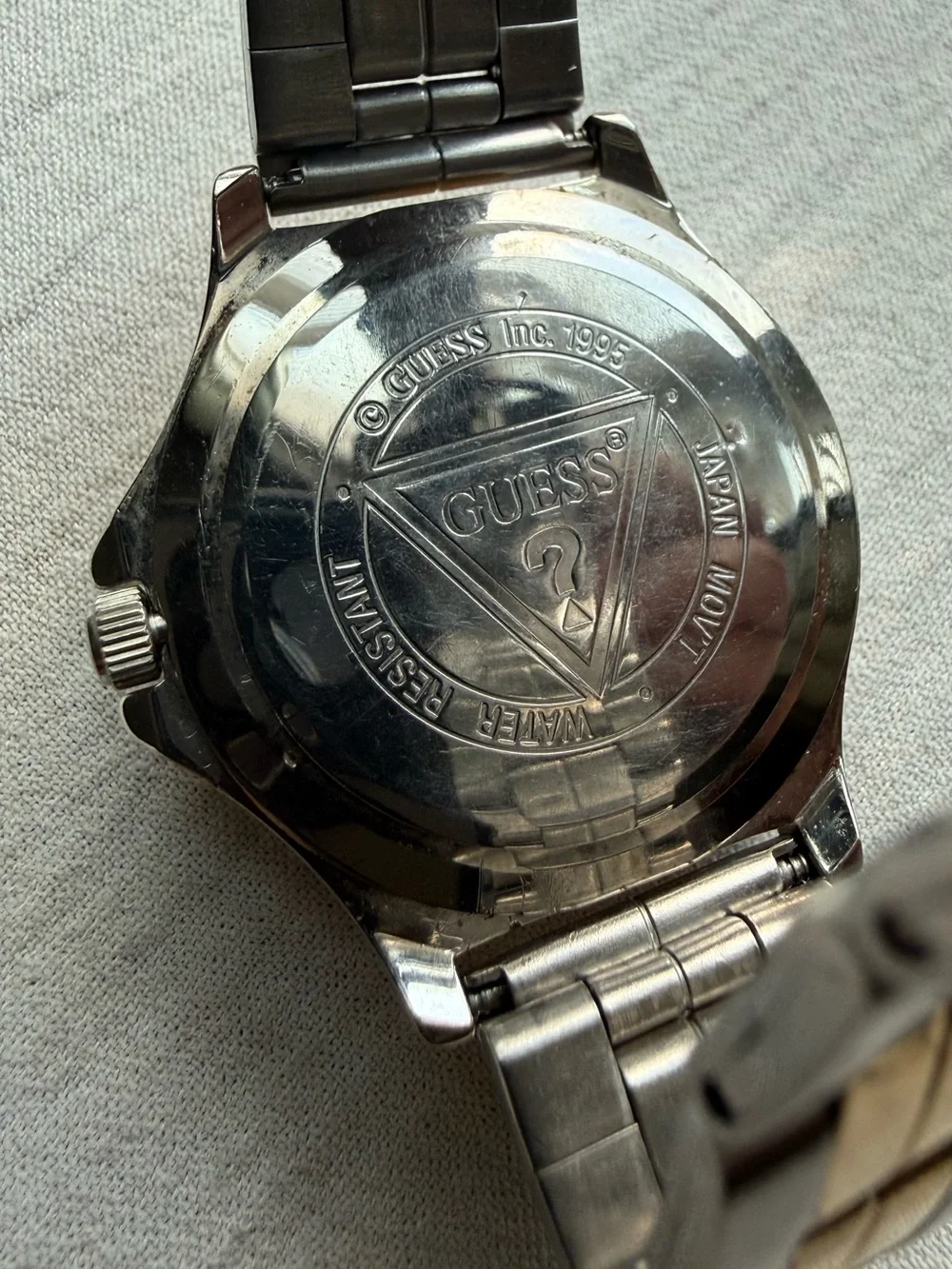 Vintage 1994 GUESS Diver 37mm Men’s Quartz Watch